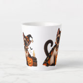 Cute Siamese Cat Witch Halloween Latte Mok (Voorkant)
