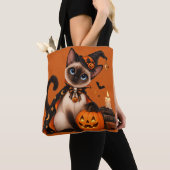 Cute Siamese Cat Witch Halloween Tote Bag (Dichtbij)
