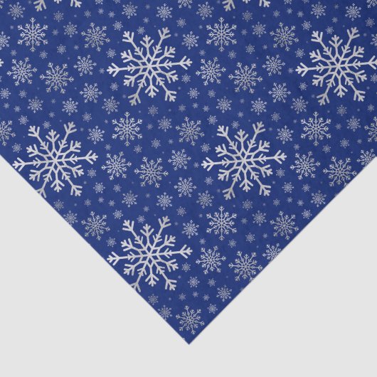 Cute Silver Grey kerstsnowflakes op blauw Tissuepapier (Detail)