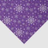 Cute Silver Grey kerstsnowflakes op Paars Tissuepapier (Detail)