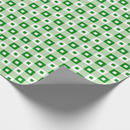 Cute Simple St Patrick's Lucky Clover Green Pset Cadeaupapier (Hoek)