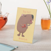 Cute singing capybara ukulele cartoon reclamebord met voetstuk (Insitu)