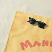 Cute singing capybara ukulele cartoon strandlaken (In situ)