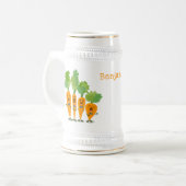 Cute singing carrot cartoon illustratie bierpul (Voorkant links)