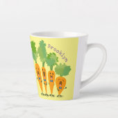 Cute singing carrot cartoon illustratie latte mok (Rechts)