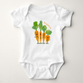 Cute singing carrot cartoon illustratie romper (Voorkant)