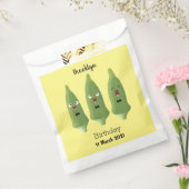 Cute singing okra Plant cartoon Bedankzakje (Gezegeld)