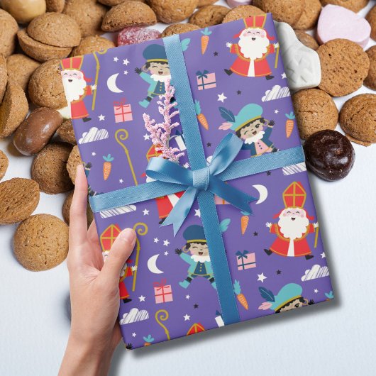 Cute Sinterklaas and Piet Pattern on Purple Cadeaupapier