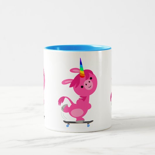 Cute Skateboarding Cartoon Unicorn Tweekleurige Koffiemok (Center)