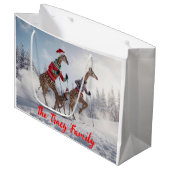 Cute Skiing Giraffe Family Christmas Personalized  Groot Cadeauzakje (Voorkant Gekanteld)