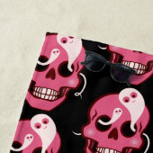 Cute Skull met geesten in oyes Halloween Pattern Strandlaken (In situ)