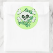 Cute Skull met Shamrocks Ronde Sticker (Tas)