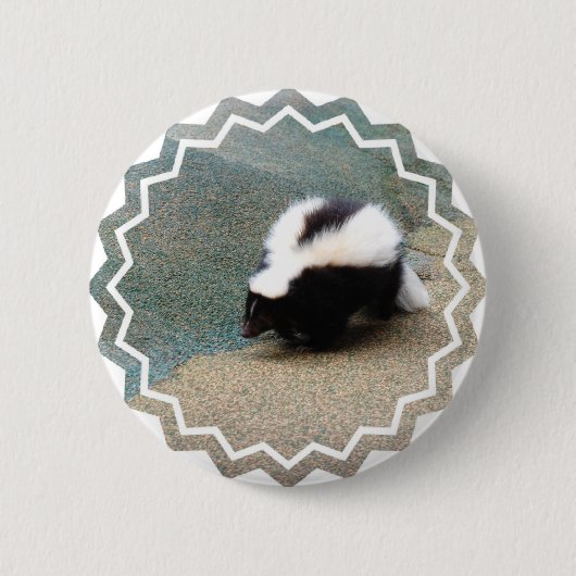Cute Skunk Button (Voorkant)