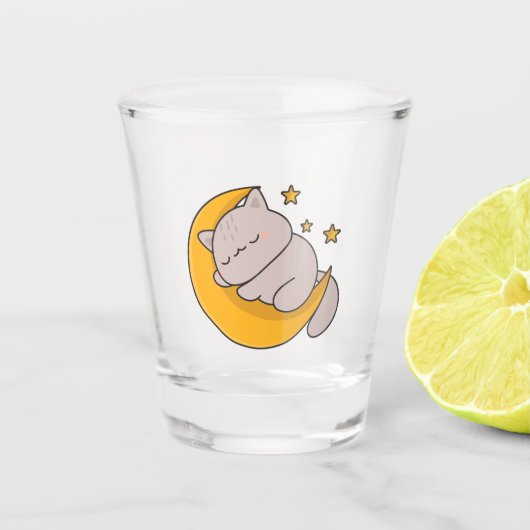 Cute Sleeping Cat on Crescent Moon Shot Glas (Voorkant)