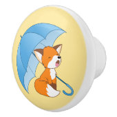 Cute Sleepy Little Fox onder Umbrella op Yellow Keramische Knop (Rechts)