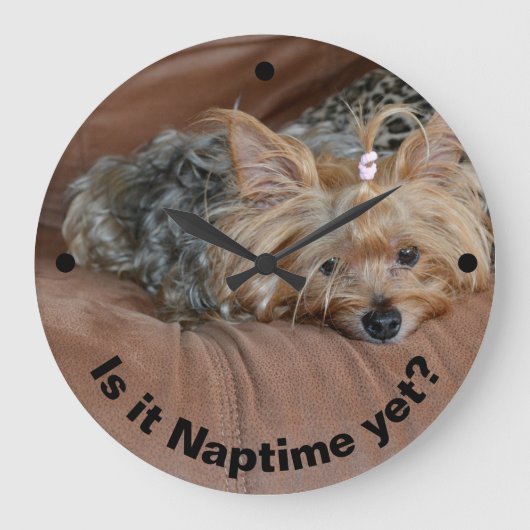 Cute Sleepy Yorkshire Terrier Grote Klok (Voorkant)