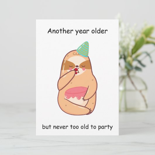 Cute Sloth Birthday Feestdagenkaart (Staand voorkant)