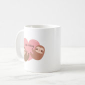 Cute Sloth Couple Hugging Heart, op maat gemaakt Koffiemok (Voorkant links)