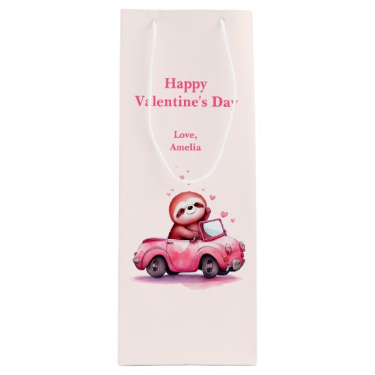 Cute Sloth Driving a Pink Convertible Valentine's  Wijn Cadeautas (Voorkant)
