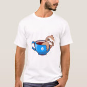 Cute Sloth in Coffee Cup – Funny Sloth Cartoon Des T-shirt (Voorkant)