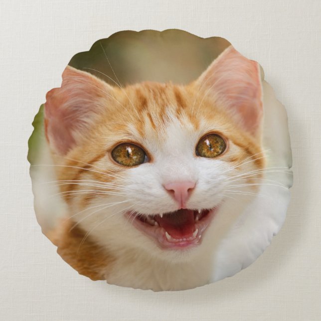 Cute Smiling Kitten Face Funny Cat Meow Foto Rond Kussen (Voorkant)
