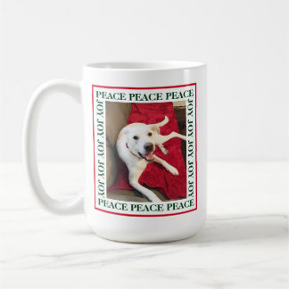 Cute Smiling White Dog Peace Joy 1 FotoKerstmis Koffiemok