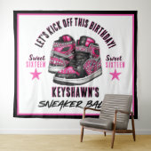 Cute Sneaker Ball Roze & Zwarte Verjaardagsachterg Wandkleed (In Situ (horizontaal))