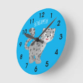 Cute snow leopard cartoon ronde klok (Hoek)