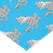 Cute snow leopard cartoon tafelkleed (Gekanteld)
