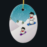 Cute Snowboarding Snowmen Keramisch Ornament<br><div class="desc">Winterly grafische illustratie met twee schattige sneeuwpoppen in een sneeuwomgeving.</div>