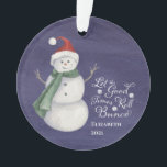 Cute Snowman Bunco Dice Monogrammed Ornament<br><div class="desc">Geweldige Bunco-typografie "Let the Good Times Roll" met geluk Bunco-doce. Hij heeft een jolly sneeuwman met een blauwe achtergrond. Gemonogd met de naam van je spelers/vrienden en het jaar van cadeau.</div>