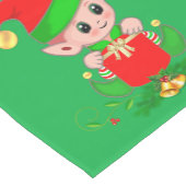 Cute snowman en gouden bal op groen medium tafelloper (Hoek)