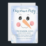 Cute Snowman Face Kerstparty Kaart<br><div class="desc">Deze aangepaste kerst- of feestuitnodiging heeft een schattige, besneeuwde winterscène. In het midden is een geïllustreerd glimlachend sneeuwmangezicht afgedrukt. Het heeft schattige knoopogen en een wortelneus. De rand rond het sneeuwmangezicht is voorzien van mooie vallende sneeuw en een vervaagd blauw glitterontwerp. De heuvels van de sneeuw op de bodem zijn...</div>