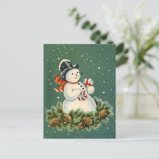 Cute Snowman met Cadeau op Pinecorn Wreath Briefkaart (Staand voorkant)