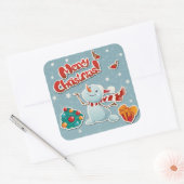 Cute Snowman met cadeautjes, kerstbomen en vogels Vierkante Sticker (Envelop)