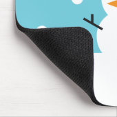 Cute Snowman op sneeuwachtergrond voor Kerstmis Muismat (Hoek)