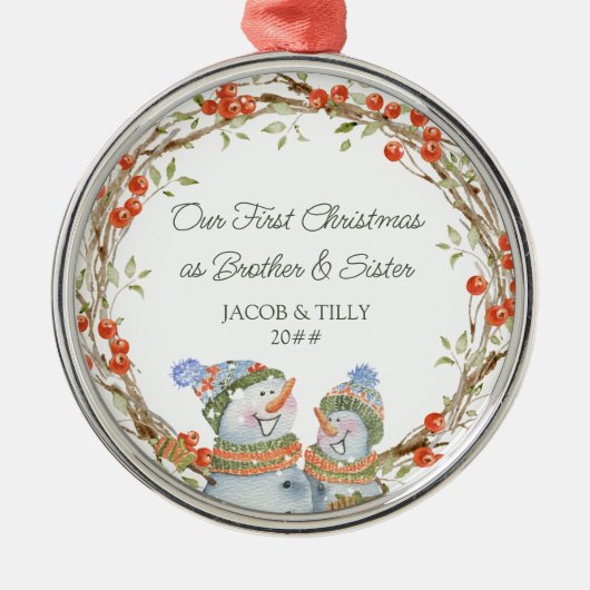 Cute Snowmen en Rustic Winter Berry Wreath Metalen Ornament (Voorkant)