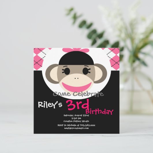 Cute Sock Monkey Birthday Invitations Pink Argyle Kaart (Staand voorkant)