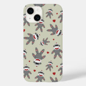 Cute Sock Monkey met hartpatroon op Tan Case-Mate iPhone Case (Achterkant)