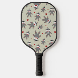 Cute Sock Monkey Pattern met hart op tan Pickleball Paddle