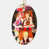 Cute speelgoed poppen keramisch ornament (Links)