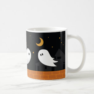 Cute spook die 's nachts op straat rondzwerft koffiemok