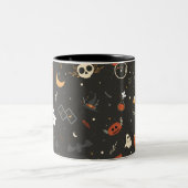 Cute Spooky Whimsical Halloween Pattern Achtergron Tweekleurige Koffiemok (Center)