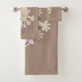 Cute spotted tan gecko cartoon illustration bad handdoek (Insitu)