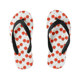 Cute springing red cherries cartoon illustratie kinder teenslippers