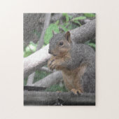 Cute Squirrel Eating Nut Legpuzzel (Verticaal)