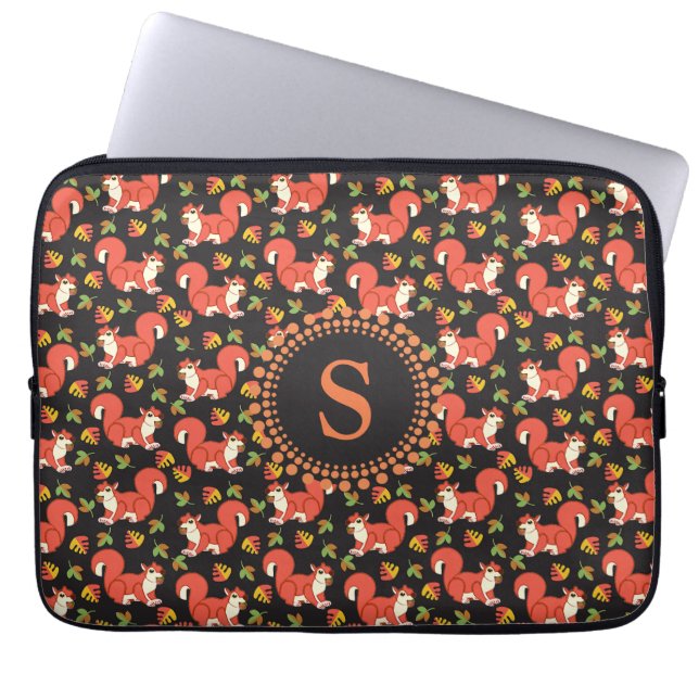 Cute Squirrel en Autumn Leaf Pattern Monogram Laptop Sleeve (Voorkant)