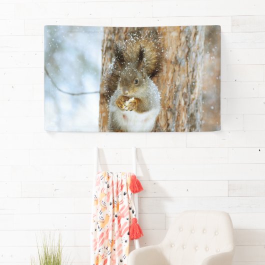Cute Squirrel in een winterlandschap Spandoek (Insitu)