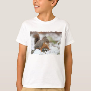 Cute Squirrel in sneeuw met pinda T-shirt