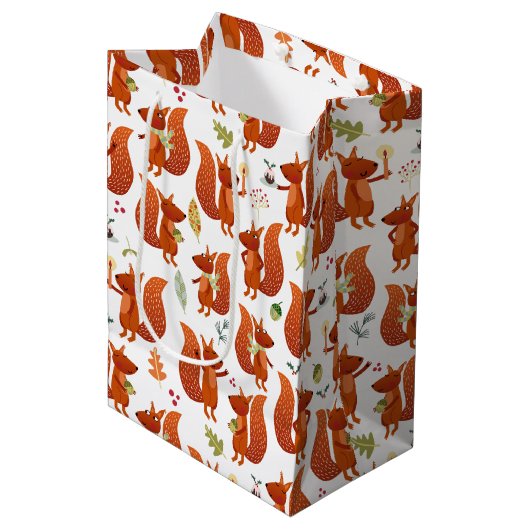 Cute Squirrel Medium Cadeauzakje (Voorkant Gekanteld)